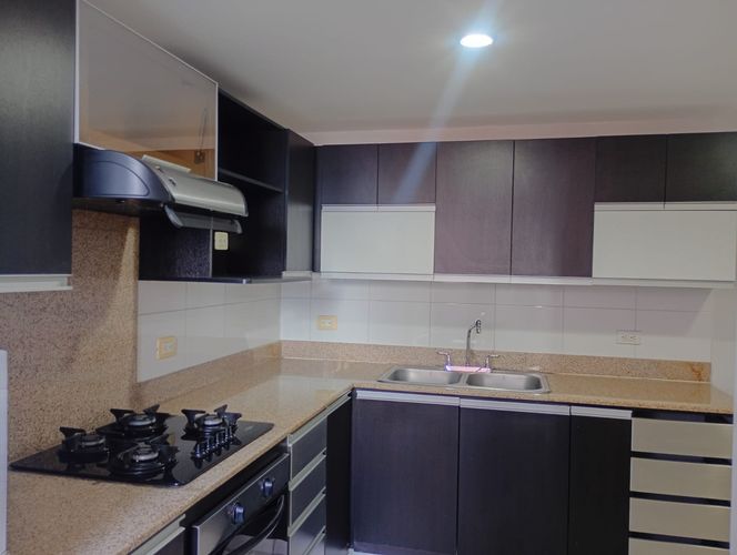 Apartamento de 3 alcobas en arriendo en El Poblado, Medellín, 110 m² · foto 4 de 14
