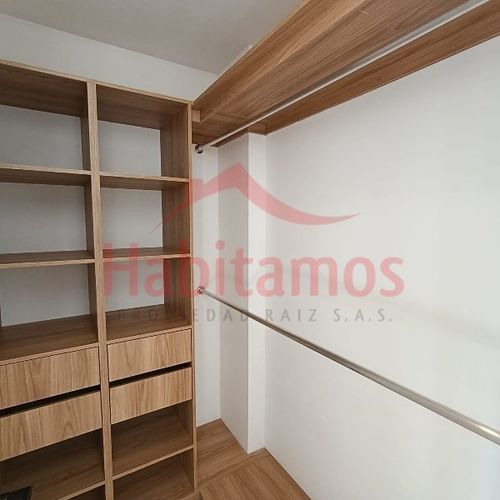 Apartamento de 2 alcobas en arriendo en Castropol, Medellín, 69 m² · foto 9 de 17