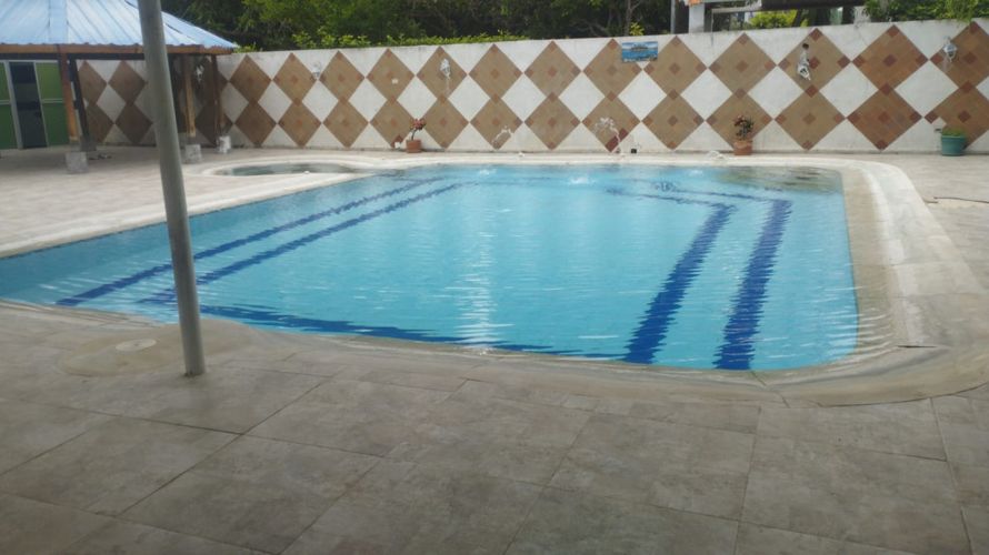 Casa de 5 alcobas en venta en Las Varas, Ricaurte, 590 m² · foto 2 de 24