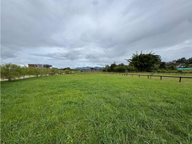 Lote en venta en Llano Grande, Rionegro, 1855 m² · foto 2 de 4