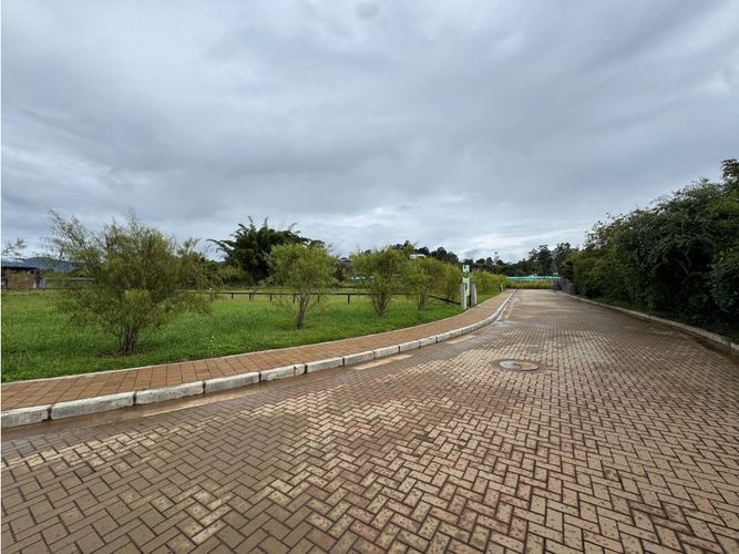 Lote en venta en Llano Grande, Rionegro, 1855 m² · foto 3 de 4