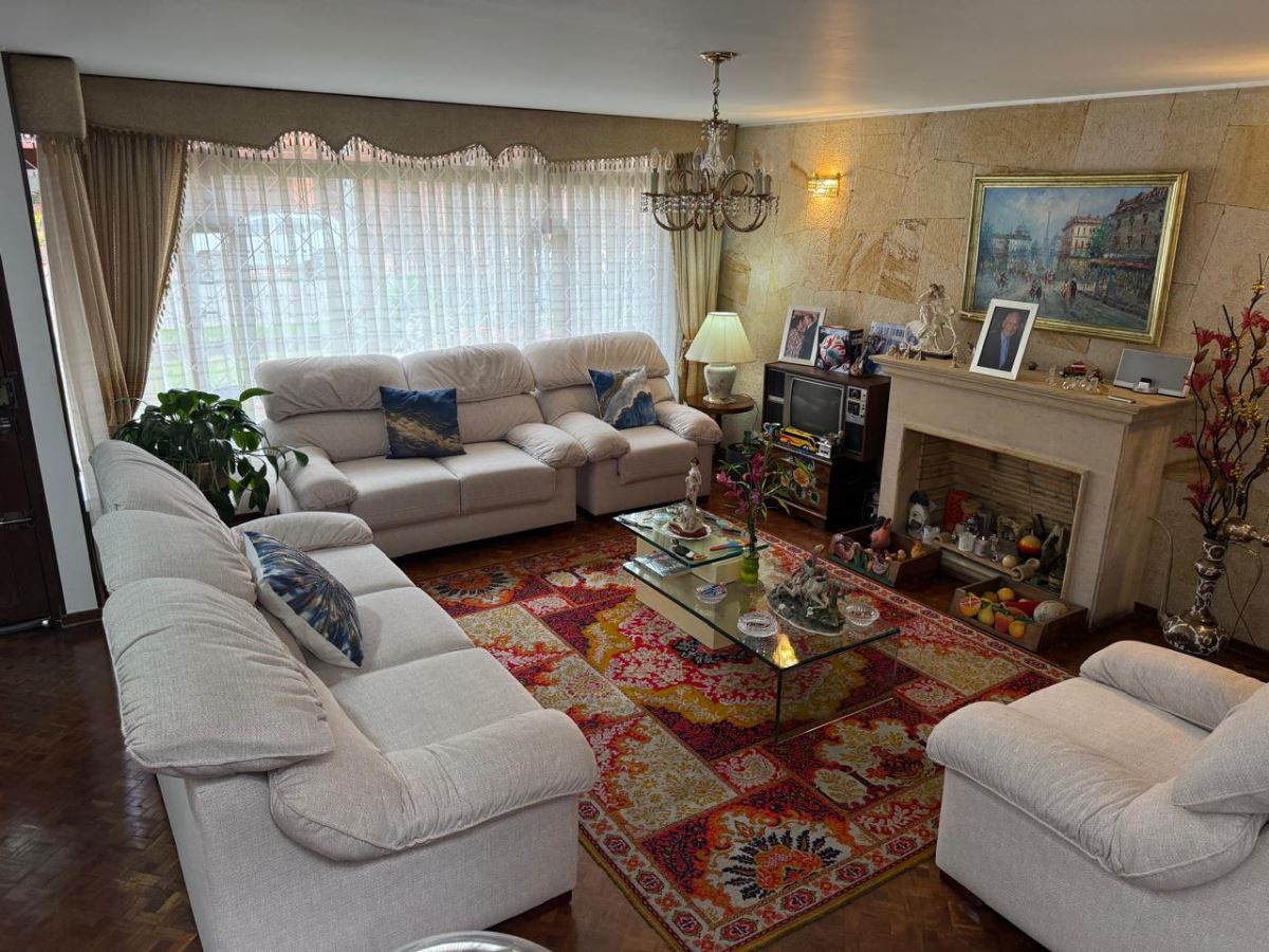 Casa en Arriendo en Chicó Navarra, Bogotá en Santa Paula