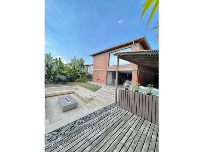 Casa de 3 alcobas en arriendo en Urbanización Las Cumbres, Medellín, 350 m² · foto 4 de 18