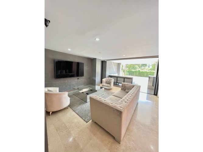 Casa de 3 alcobas en arriendo en Urbanización Las Cumbres, Medellín, 350 m² · foto 7 de 18