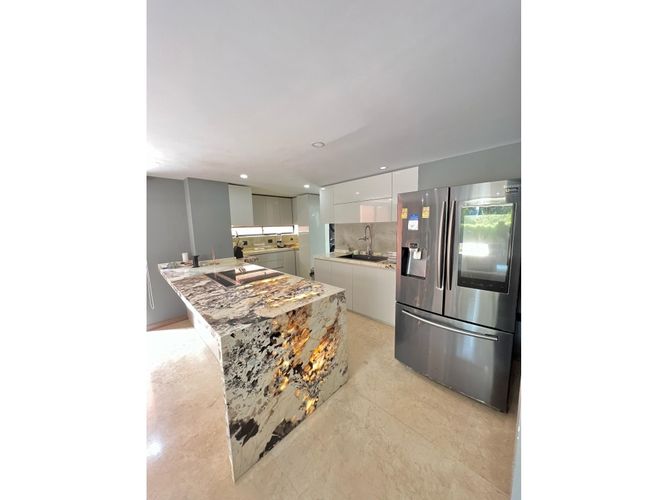 Casa de 3 alcobas en arriendo en Urbanización Las Cumbres, Medellín, 350 m² · foto 11 de 18