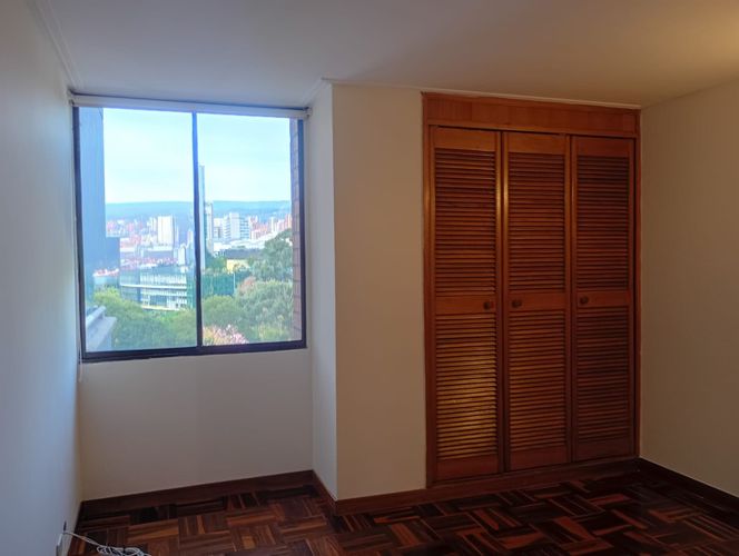 Apartamento de 3 alcobas en arriendo en El Poblado, Medellín, 150 m² · foto 17 de 19