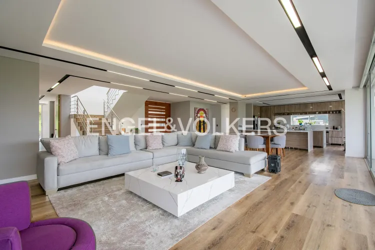 Casa de 4 alcobas en venta en La Violeta, Sopó, 467 m² · foto 3 de 19