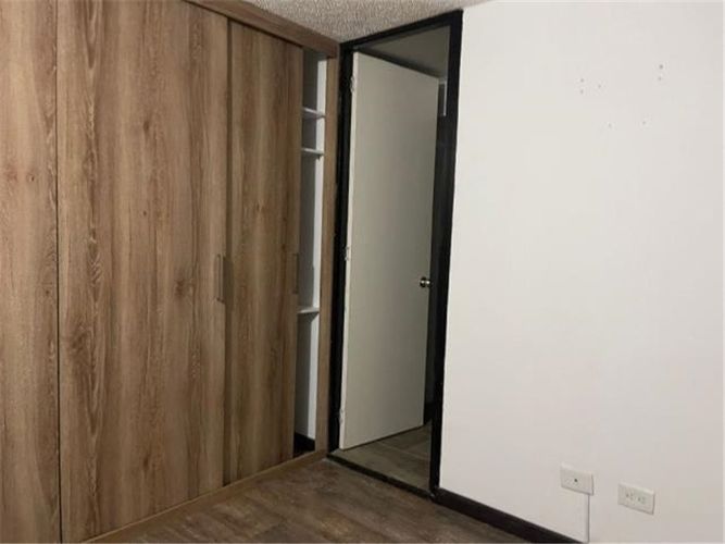 Apartamento de 3 alcobas en venta en Fac, Madrid, 55 m² · foto 6 de 18