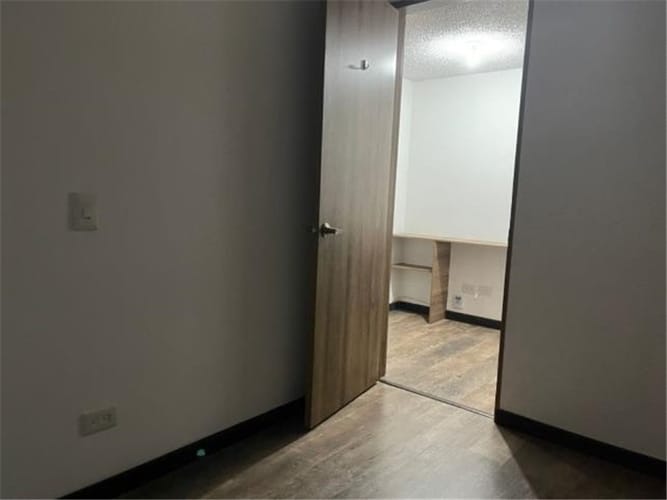Apartamento de 3 alcobas en venta en Fac, Madrid, 55 m² · foto 12 de 18