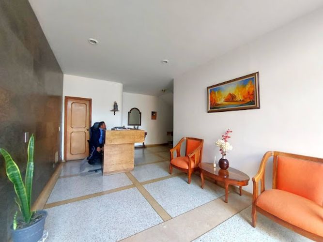 Apartamento de 2 alcobas en venta en Santa Paula, Bogotá, 126 m² · foto 2 de 24