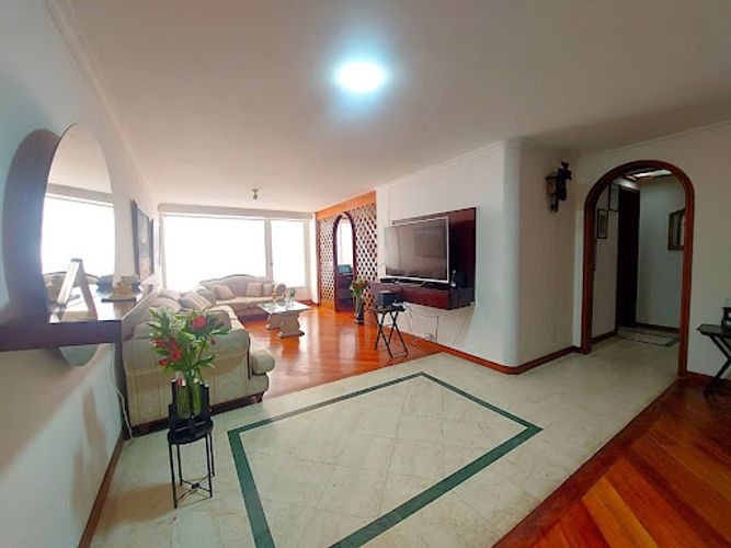 Apartamento de 2 alcobas en venta en Santa Paula, Bogotá, 126 m² · foto 8 de 24