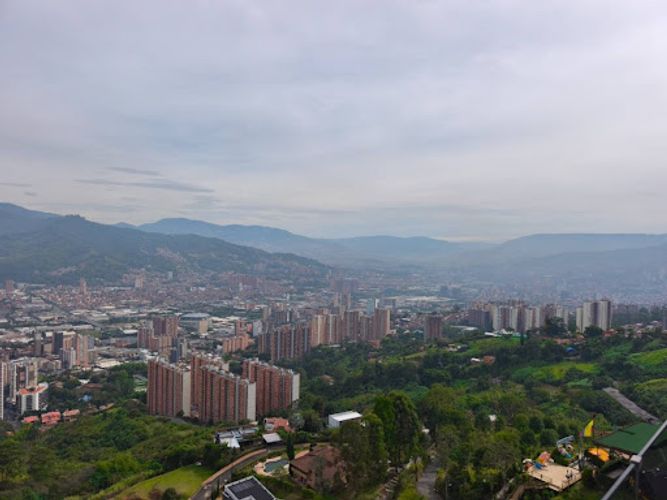 Apartamento de 2 alcobas en venta en Las Lomitas, Sabaneta, 57 m² · foto 18 de 23