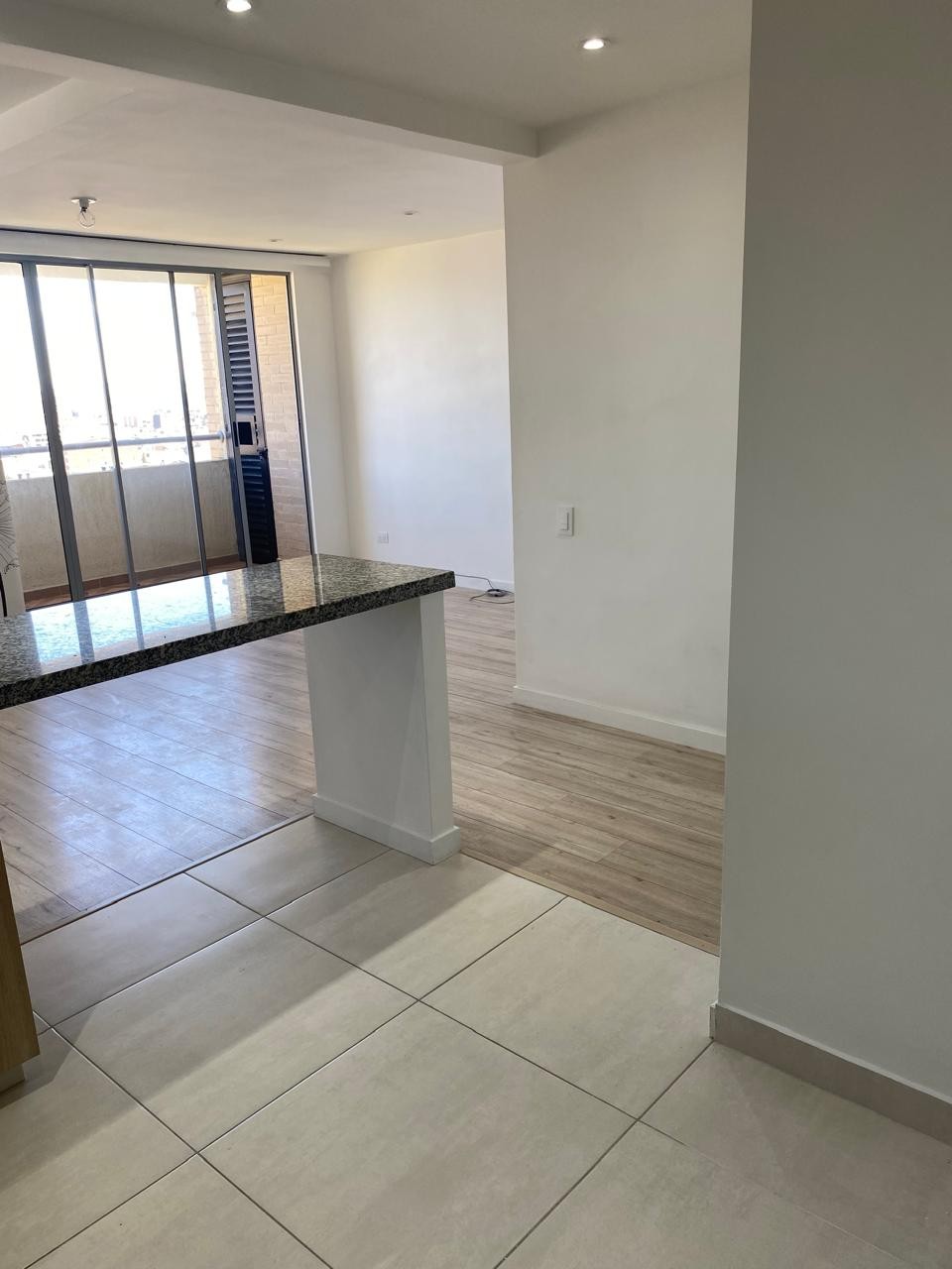 Apartamento en venta en Fontibon, Bogotá · foto 2 de 24