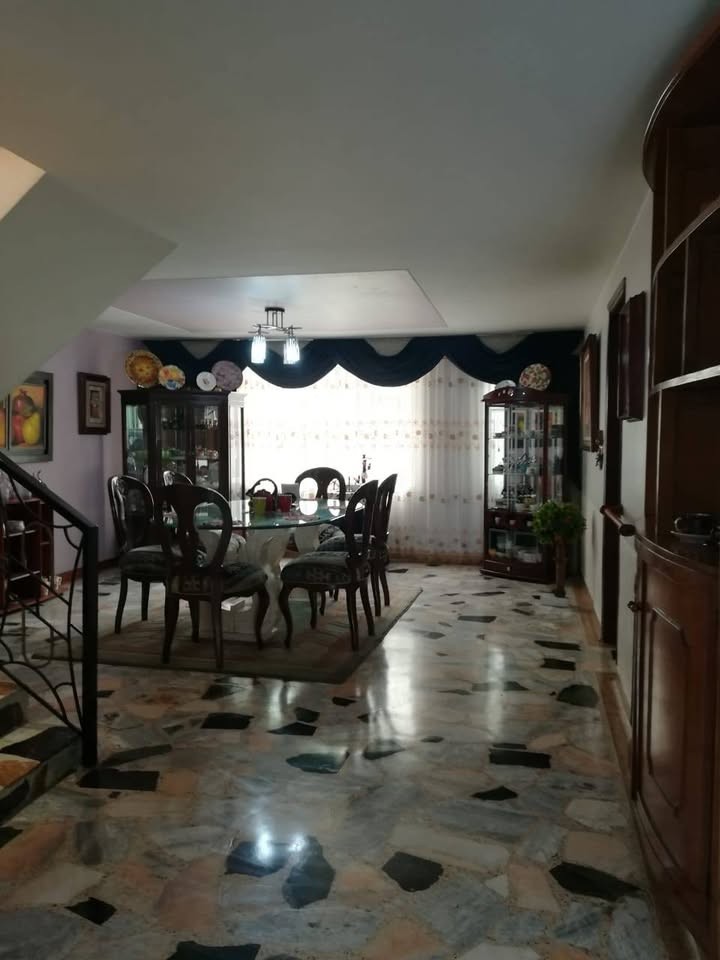Casa en venta en Santa Isabel, Bogotá · foto 2 de 12
