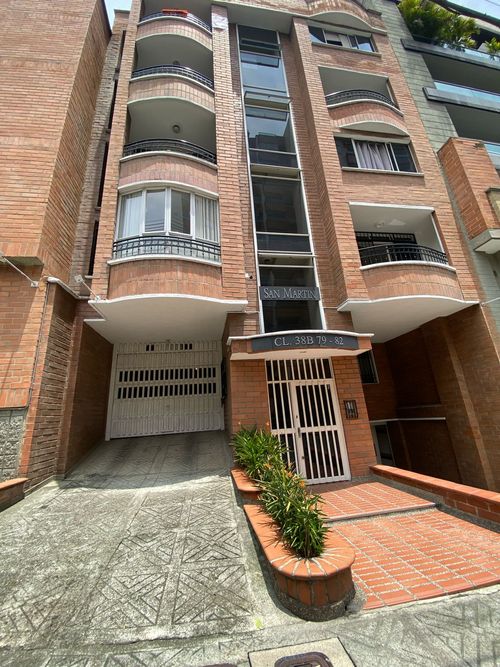 Apartamento en venta en Laureles, Medellín · foto 2 de 18