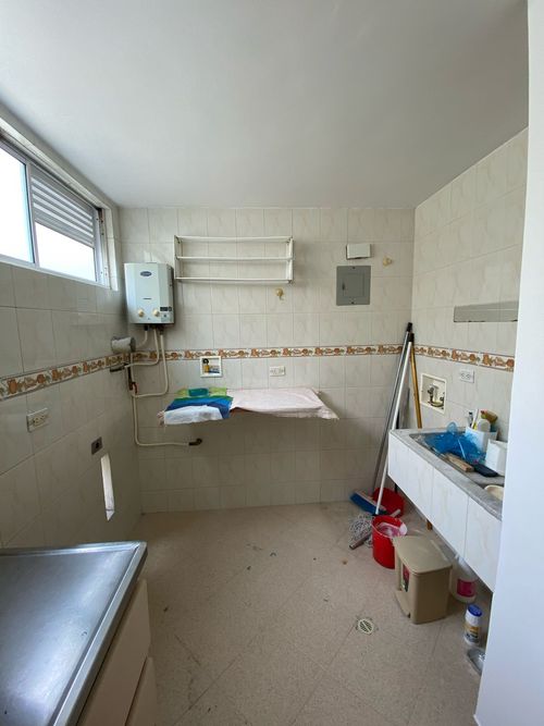 Apartamento en venta en Laureles, Medellín · foto 3 de 18