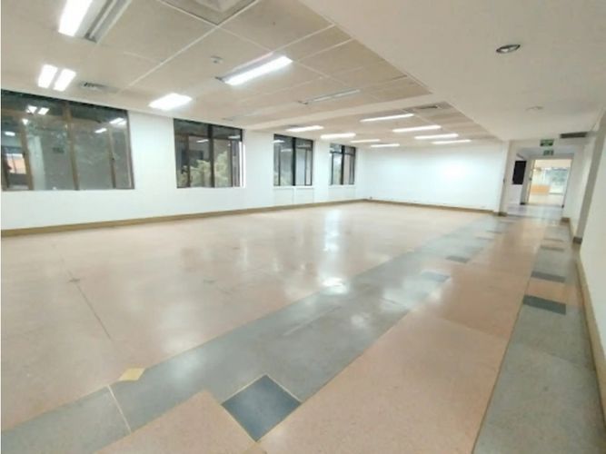 Oficina en arriendo en Zona Industrial No. 2, Itagüí, 2511 m² · foto 4 de 22