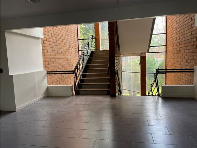 Oficina en arriendo en Zona Industrial No. 2, Itagüí, 2511 m² · foto 8 de 22