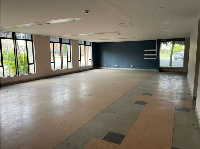 Oficina en arriendo en Zona Industrial No. 2, Itagüí, 2511 m² · foto 9 de 22