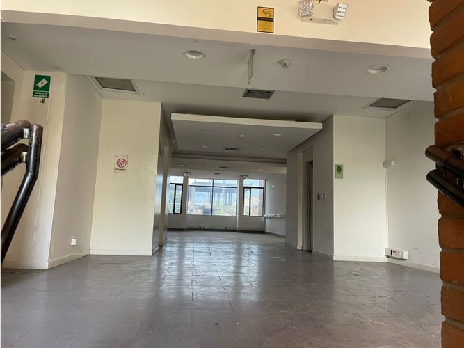 Oficina en arriendo en Zona Industrial No. 2, Itagüí, 2511 m² · foto 10 de 22