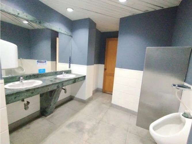 Oficina en arriendo en Zona Industrial No. 2, Itagüí, 2511 m² · foto 15 de 22