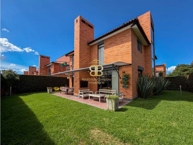 Casa en venta en Quintas Del Bosque, Chía · foto 3 de 24
