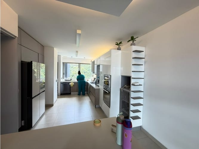 Apartamento de 3 alcobas en arriendo en San Diego, Medellín, 323 m² · foto 5 de 24