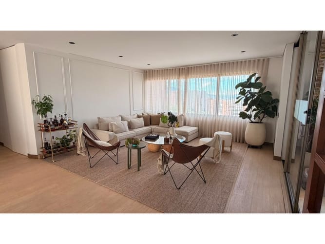 Apartamento de 3 alcobas en arriendo en San Diego, Medellín, 323 m² · foto 17 de 24
