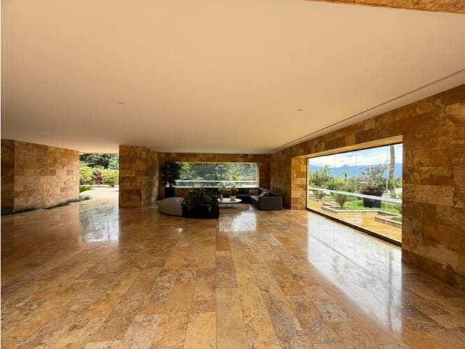 Apartamento de 3 alcobas en arriendo en San Diego, Medellín, 323 m² · foto 24 de 24