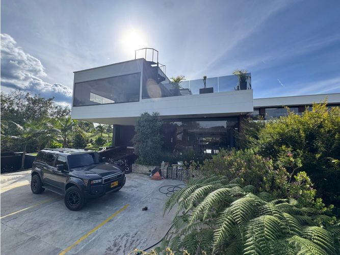 Casa de 5 alcobas en venta en Llano Grande, Rionegro, 1655 m² · foto 4 de 22