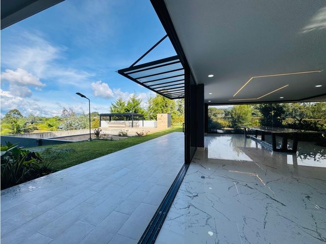 Casa de 5 alcobas en venta en Llano Grande, Rionegro, 1655 m² · foto 14 de 22
