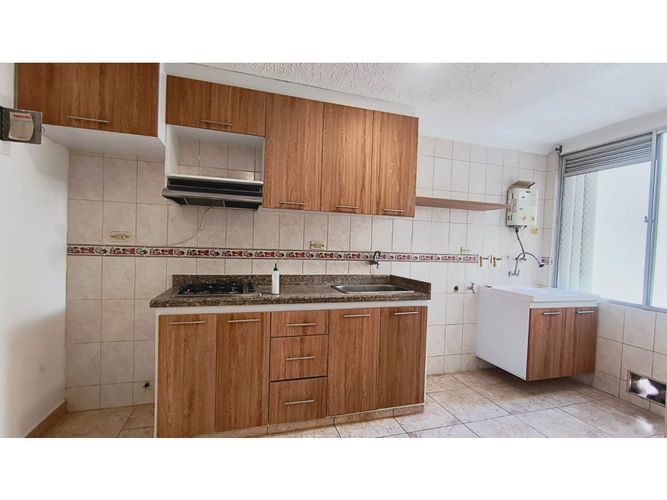 Apartamento de 2 alcobas en venta en Central, Bello, 52 m² · foto 3 de 8