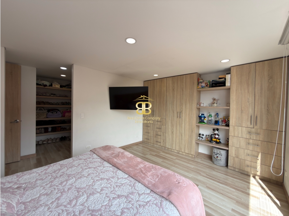 Apartamento en venta en Quinta Paredes, Bogotá · foto 11 de 24