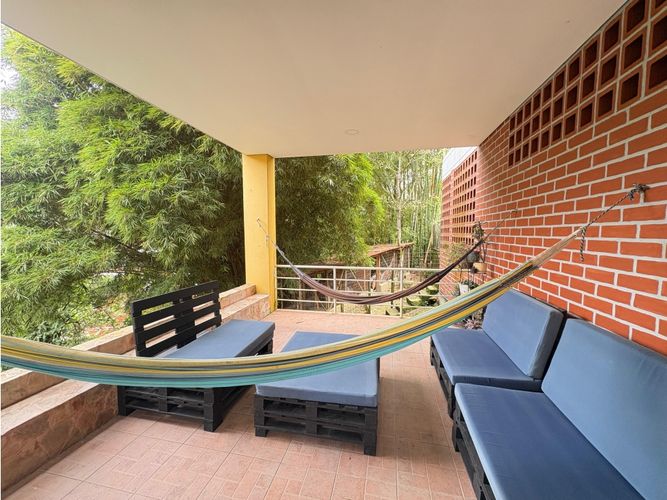 Casa de 7 alcobas en arriendo en Loma Del Chocho, Medellín, 500 m² · foto 5 de 24