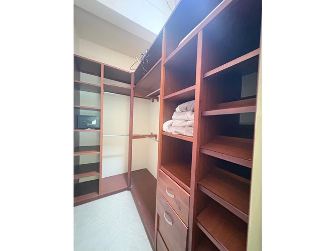 Casa de 7 alcobas en arriendo en Loma Del Chocho, Medellín, 500 m² · foto 13 de 24