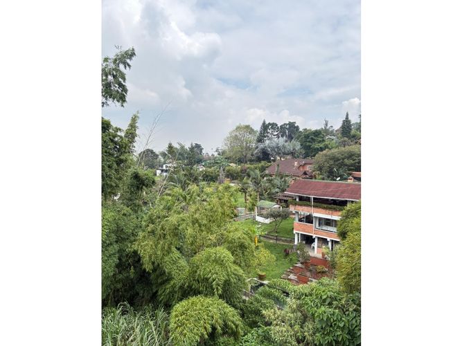 Casa de 7 alcobas en arriendo en Loma Del Chocho, Medellín, 500 m² · foto 24 de 24