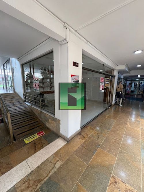 Local en arriendo en La Candelaria, Medellín, 32 m² · foto 6 de 7