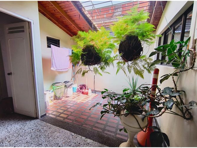 Casa de 4 alcobas en venta en Granada, Medellín, 231 m² · foto 12 de 14