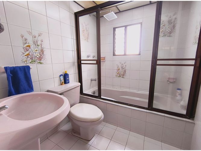 Casa de 4 alcobas en venta en Granada, Medellín, 231 m² · foto 14 de 14
