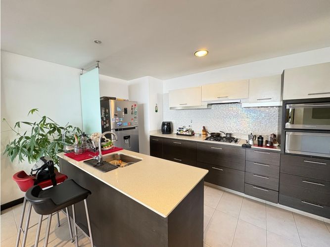 Apartamento de 2 alcobas en arriendo en El Tesoro, Medellín, 115 m² · foto 3 de 18