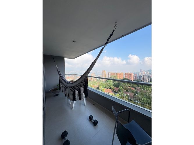 Apartamento de 2 alcobas en arriendo en El Tesoro, Medellín, 115 m² · foto 4 de 18