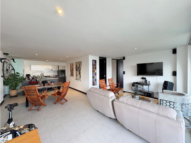 Apartamento de 2 alcobas en arriendo en El Tesoro, Medellín, 115 m² · foto 5 de 18
