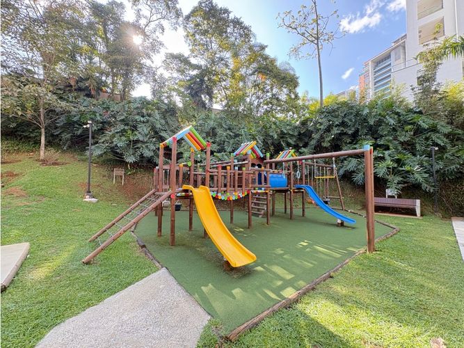 Apartamento de 2 alcobas en arriendo en El Tesoro, Medellín, 115 m² · foto 11 de 18