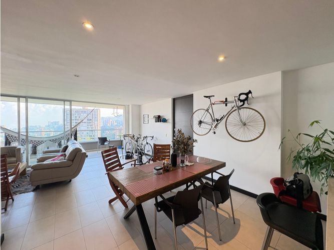 Apartamento de 2 alcobas en arriendo en El Tesoro, Medellín, 115 m² · foto 16 de 18