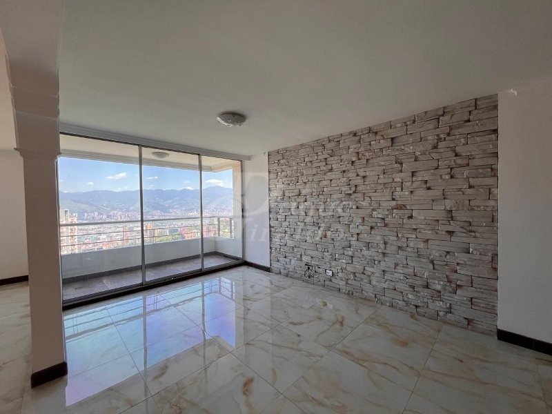 Apartamento en arriendo en El Poblado, Medellín · foto 3 de 24