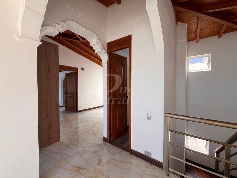Apartamento en arriendo en El Poblado, Medellín · foto 5 de 24