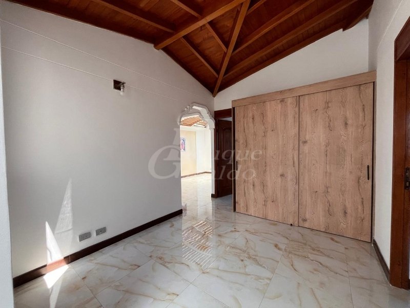 Apartamento en arriendo en El Poblado, Medellín · foto 8 de 24