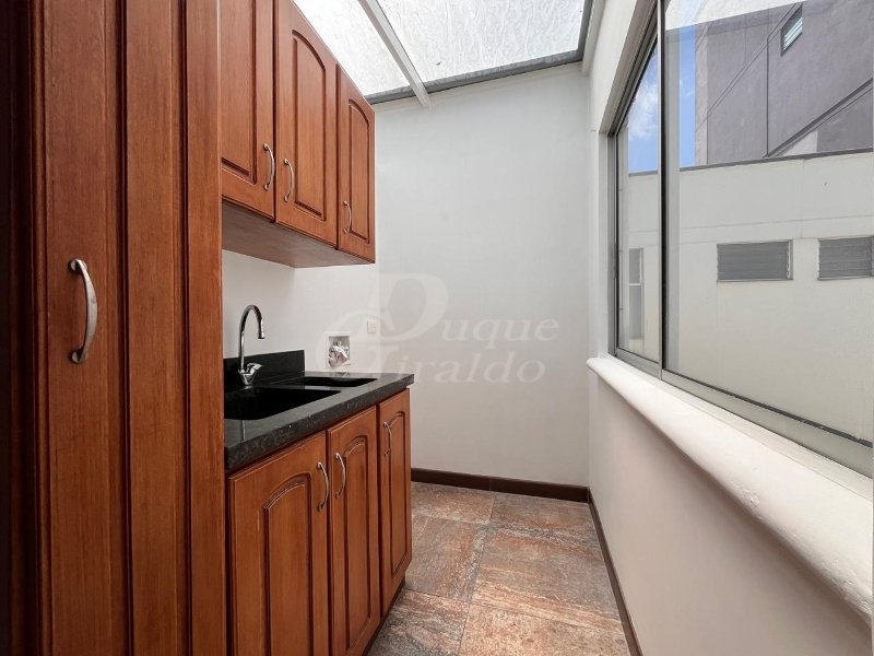 Apartamento en arriendo en El Poblado, Medellín · foto 14 de 24