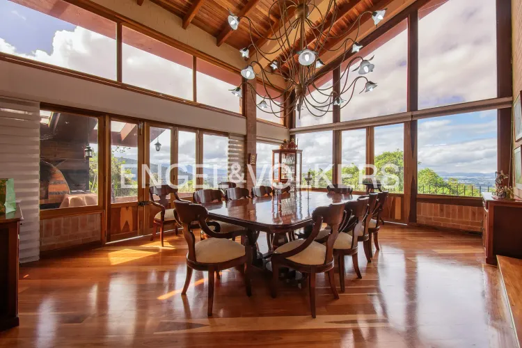 Casa de 8 alcobas en venta en Guaymaral, Bogotá, 1300 m² · foto 5 de 20