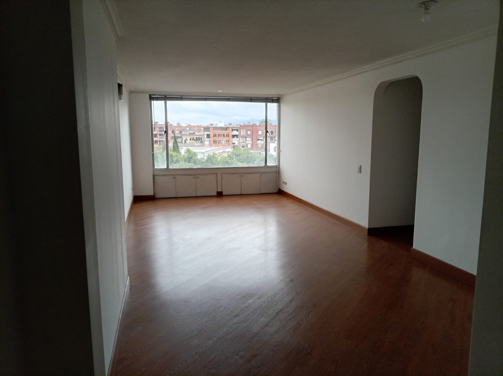 Apartamento en venta en Alhambra, Bogotá · foto 2 de 24